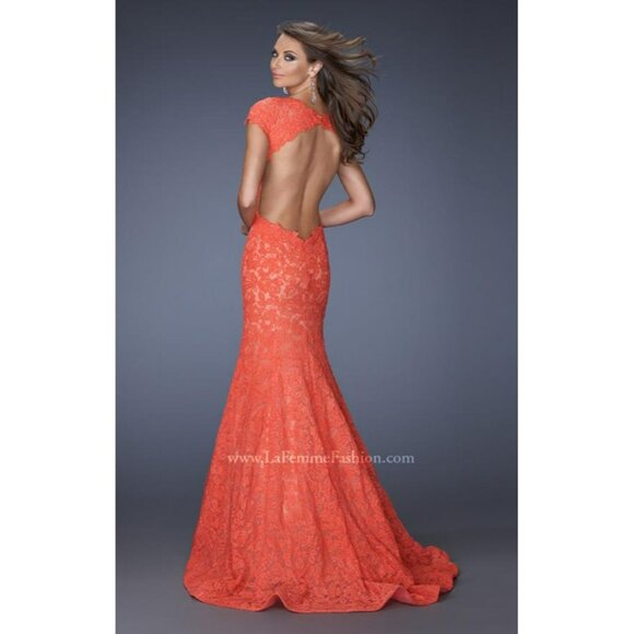 NWT La Femme Coral Lace Backless Formal Evening Gown Size 6 Coral - Picture 2 of 11